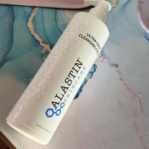 Alastin Skincare Ultra Calm Cleansing Cream - White